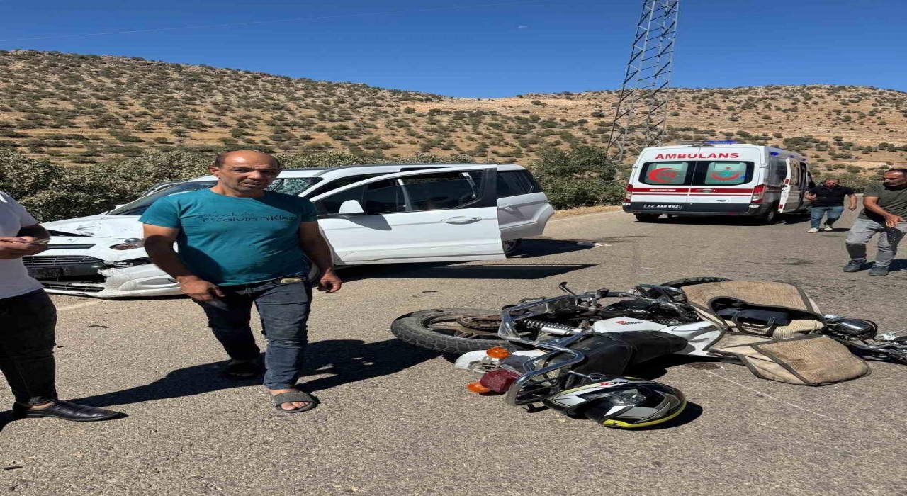 Batmanda hafif ticari araç ile motosiklet çarpıştı: 1 yaralı