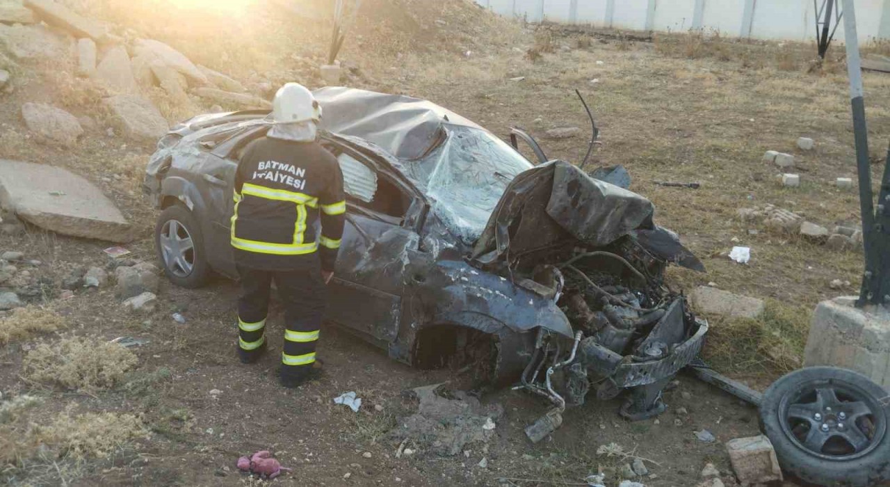 Batmanda takla atan otomobilde 2 kişi yaralandı
