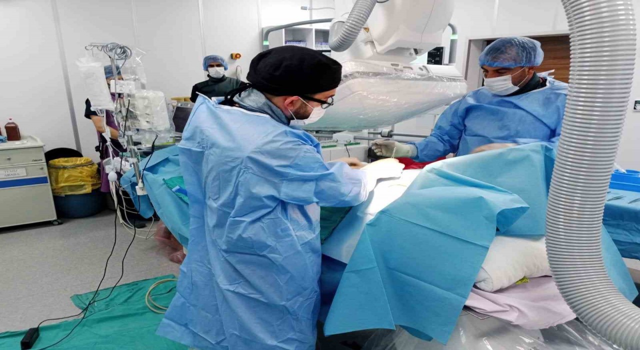 Bayburt Devlet Hastanesinde hastalara  kalp pili takılmaya başlandı