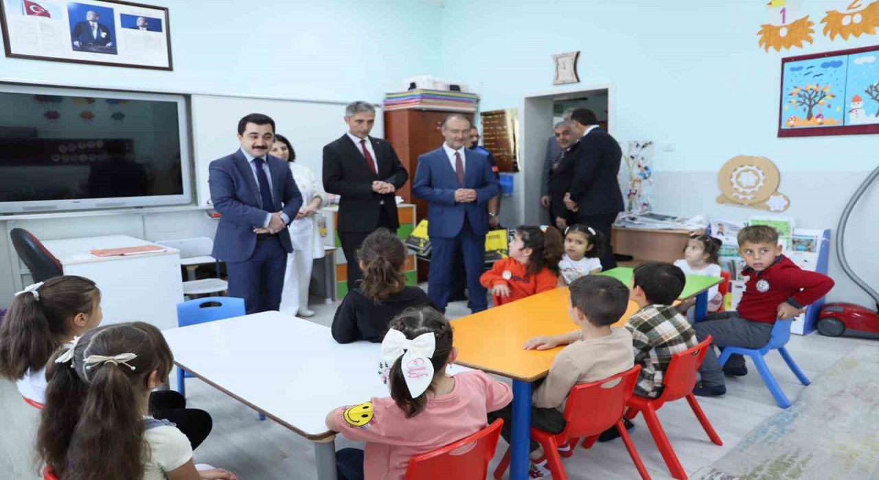 Bayburtta 14 bin 300 öğrenci ders başı yaptı