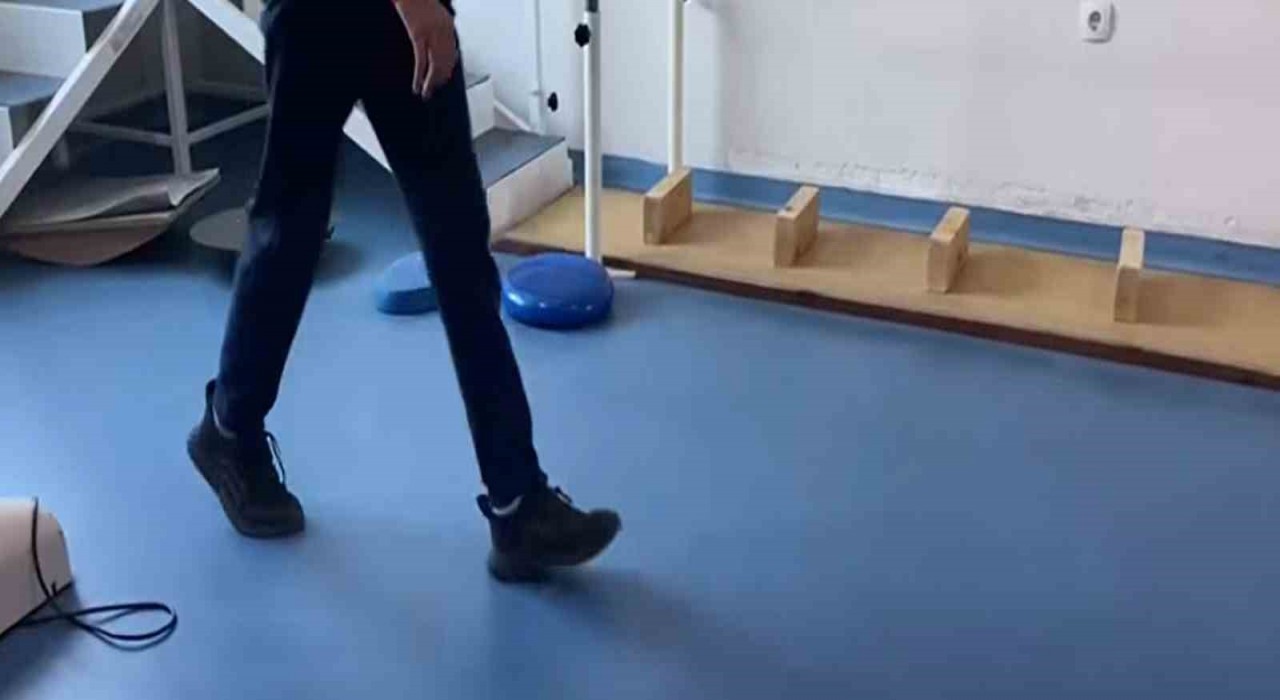 Bayburtta 7 yıldır parmak ucunda yürüyen çocuk özel tedavi programıyla normal yürüyüşüne kavuştu