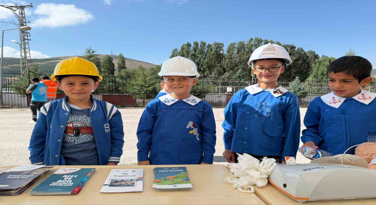 Bayburtta öğrencilere sağlıklı yaşam eğitimi verildi