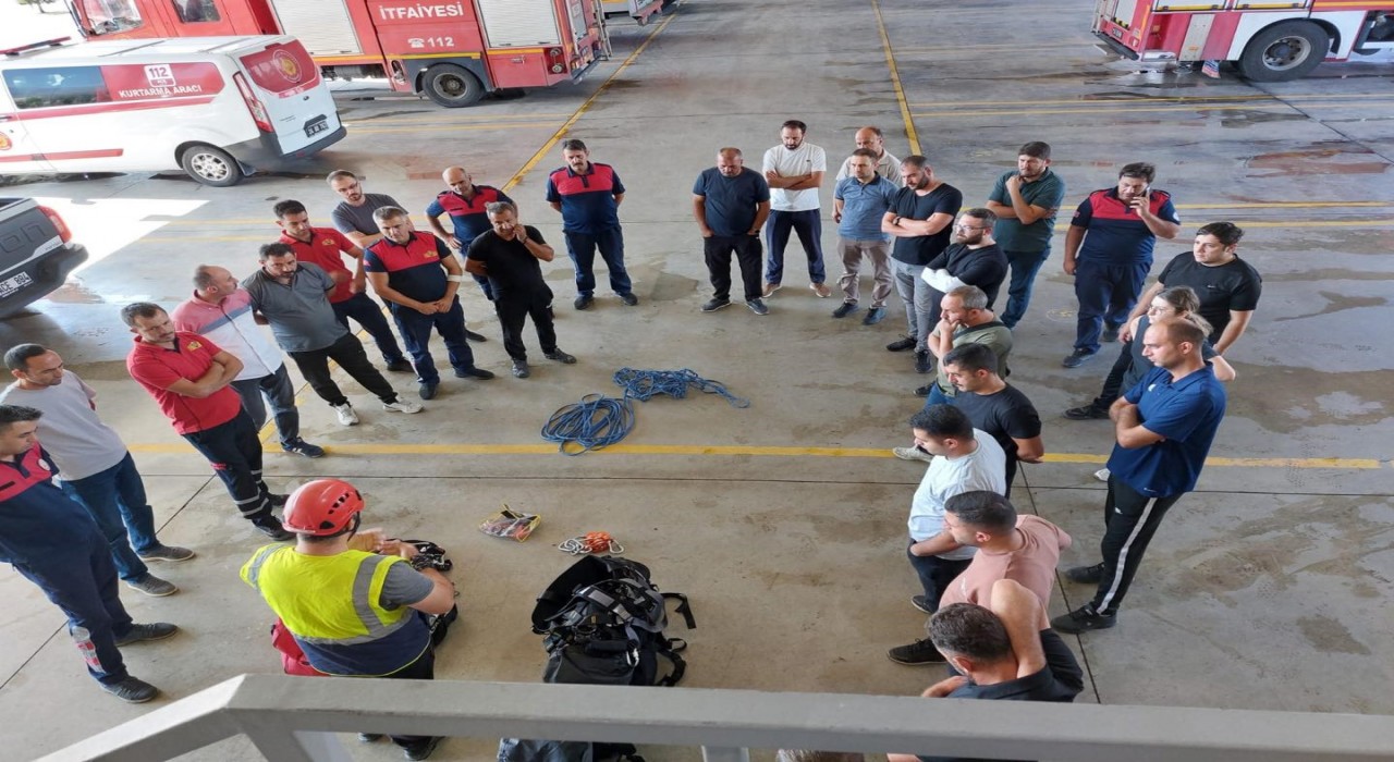 Belediye personeline yüksekte çalışma eğitici eğitimi verildi