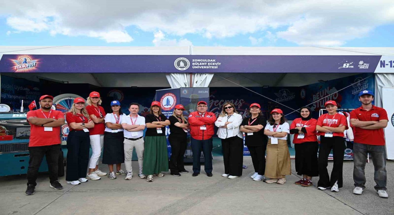 BEUN Rektörü Prof. Dr. Özölçerden TEKNOFEST25e ziyaret