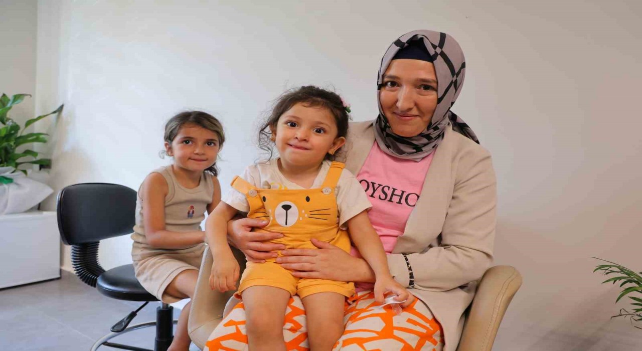 Beyin felcinde botoks ve tendon gevşetme tedavisiyle, Asel yeniden yürümeye başladı