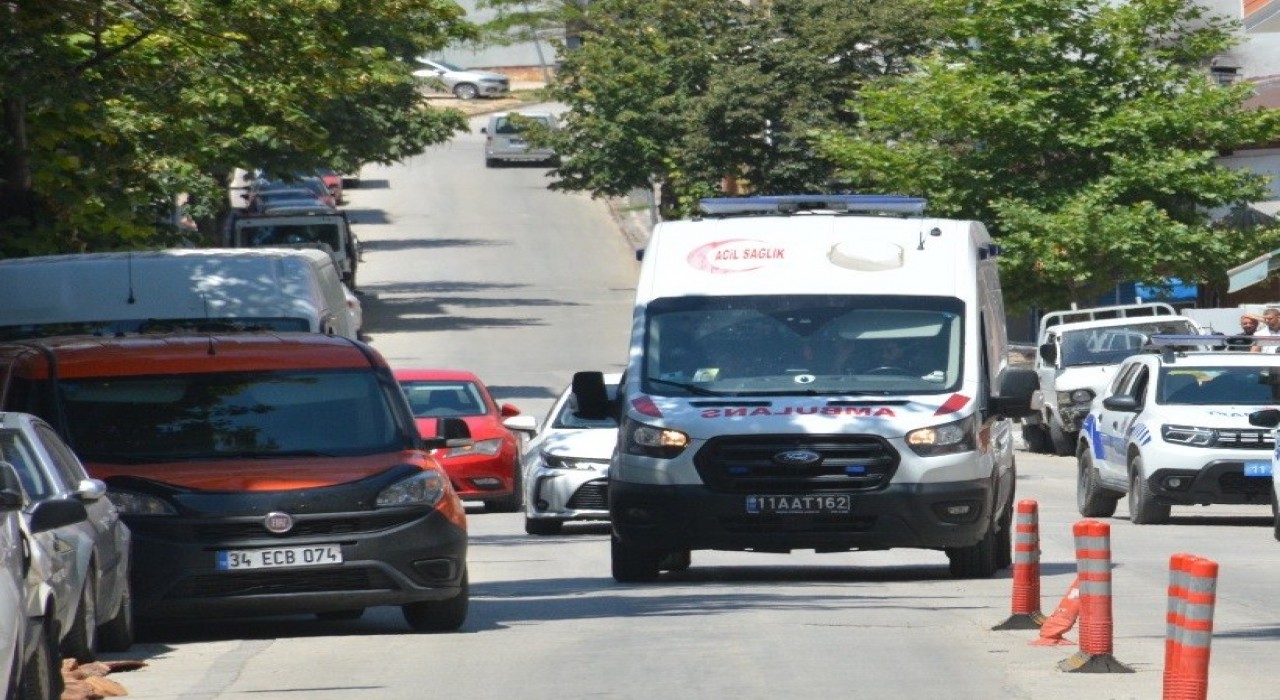 Bilecikte motosiklet devrildi: 1 yaralı