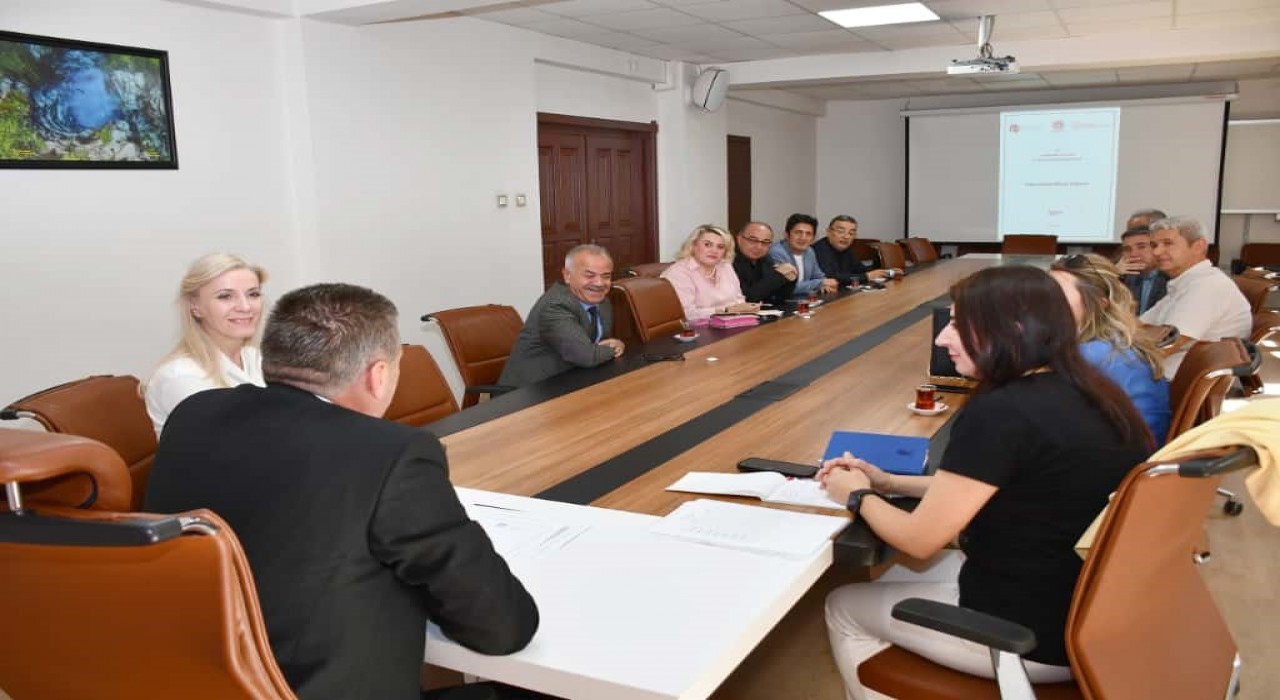 Bilge Aileden Bilinçli Topluma Projesi toplantısı