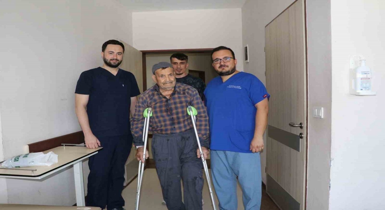 Bingölde iki aşamalı diz protezi revizyon ameliyatı gerçekleştirildi