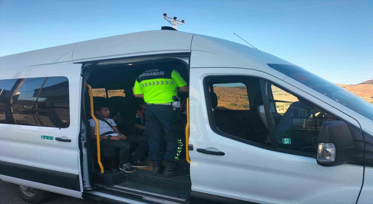 Bingölde okul çevreleri ve servisler denetlendi