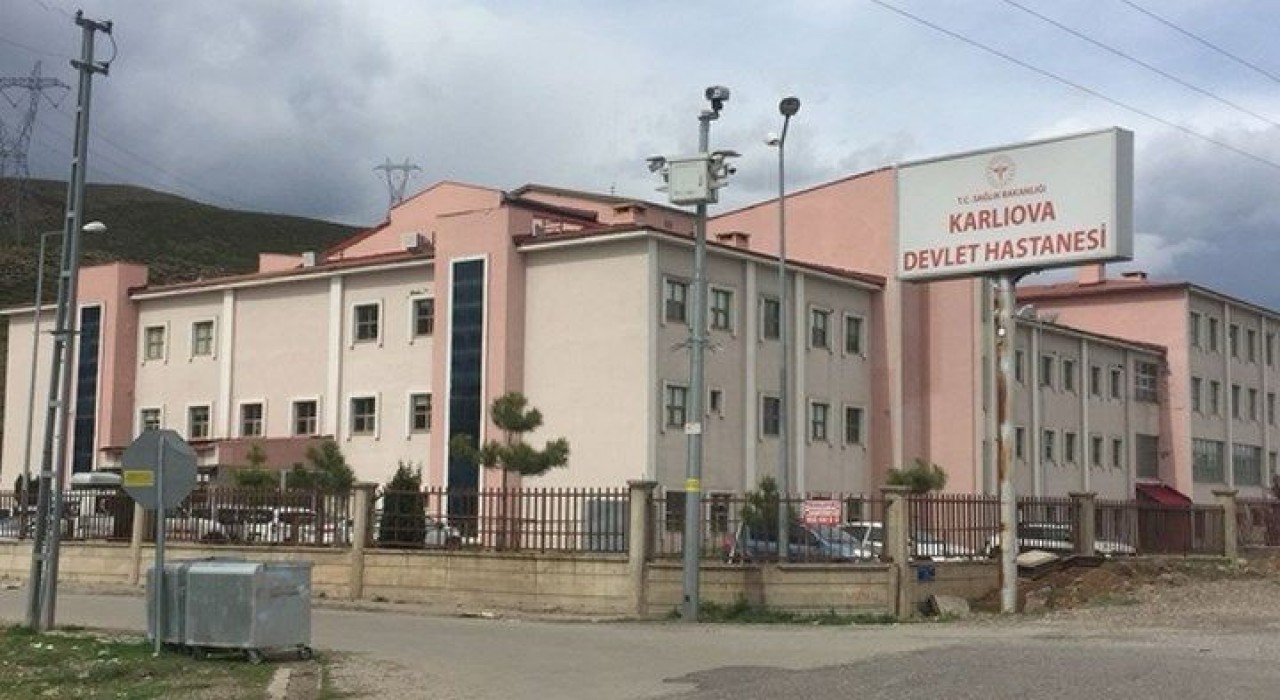 Bingölde otomobil yayalara çarptı: 1 ölü 1 yaralı