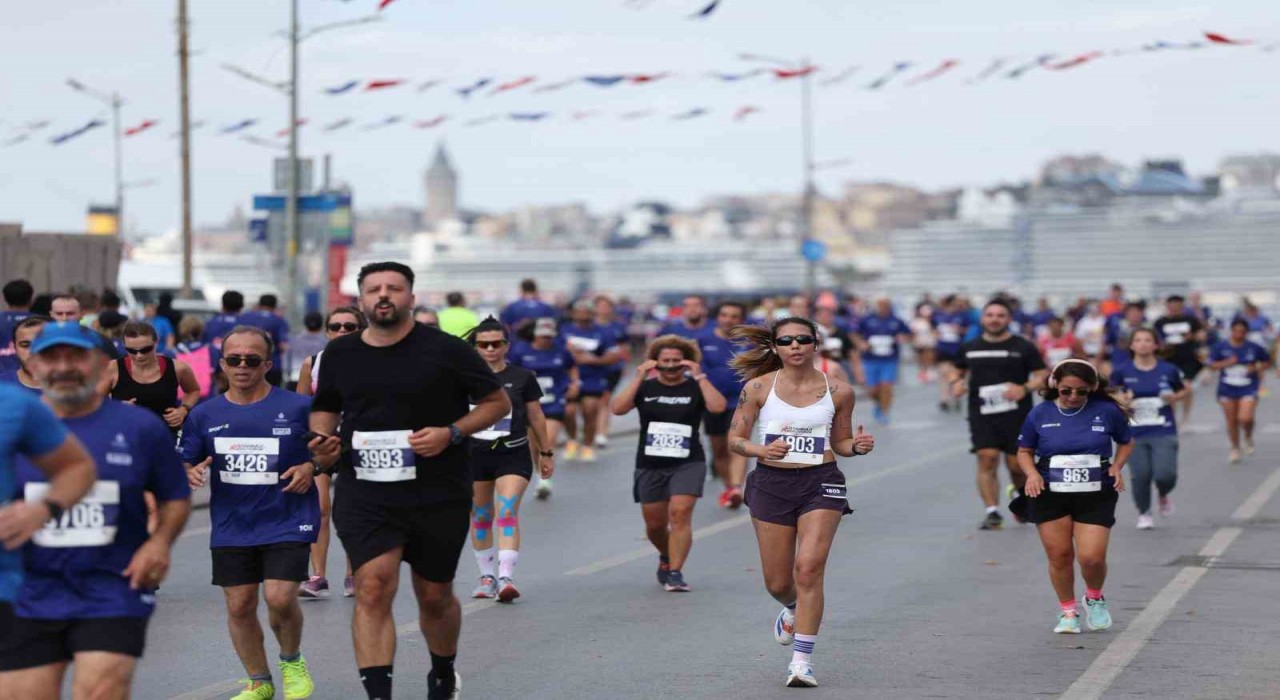 Binler İstanbulu koştu