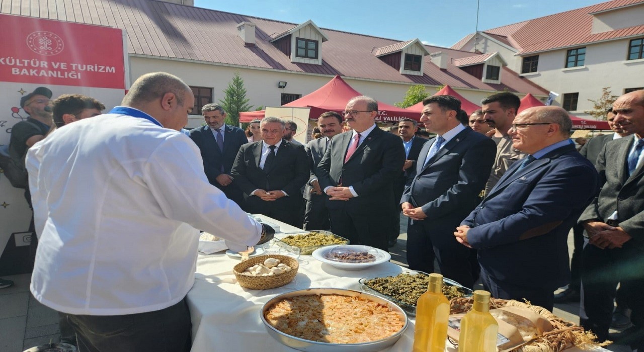 Bir Anadolu Şenliği Tuncelide başladı