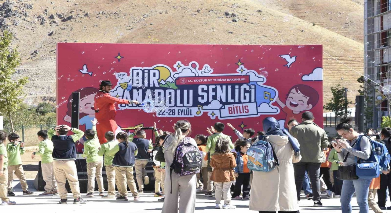 Bir Anadolu Şenliğinin son durağı Bitlis oldu