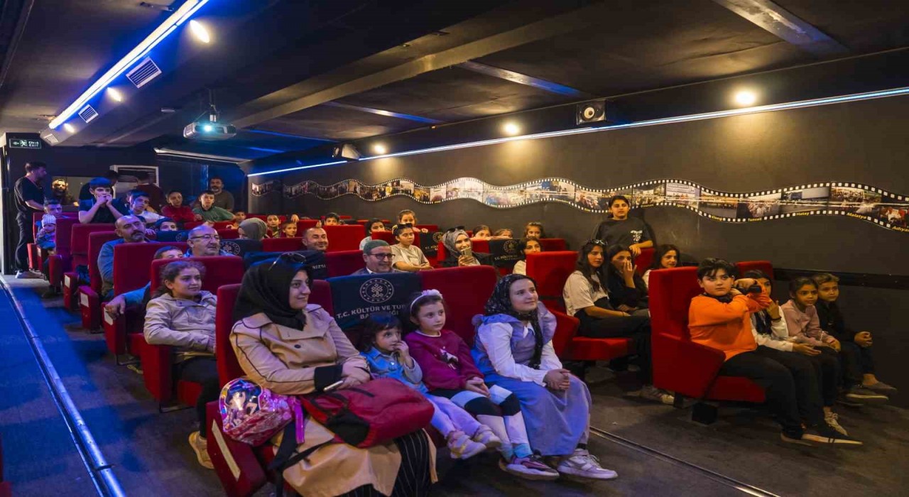 Bitliste Bir Anadolu Şenliği konser ve tiyatrolarla devam ediyor