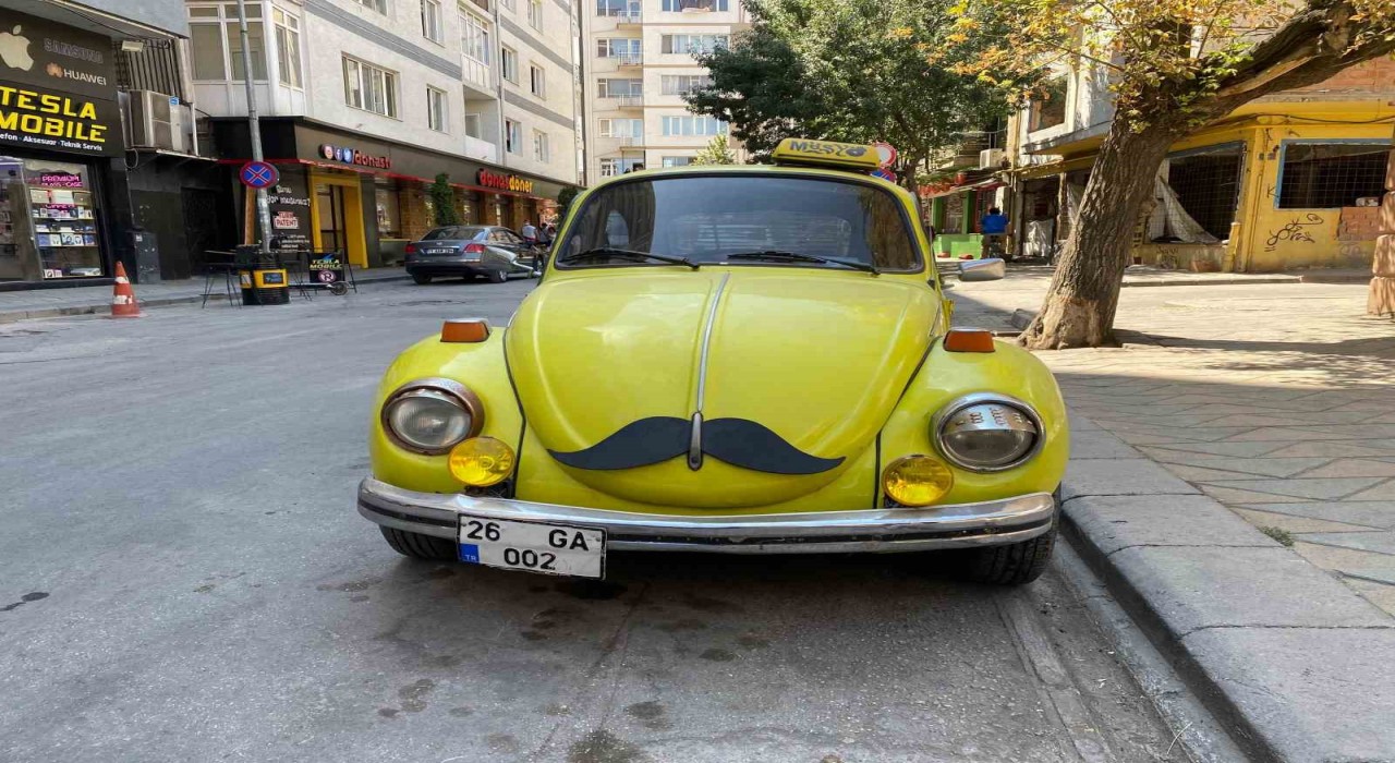 Bıyıklı Vosvos görenlerin dikkatini çekiyor