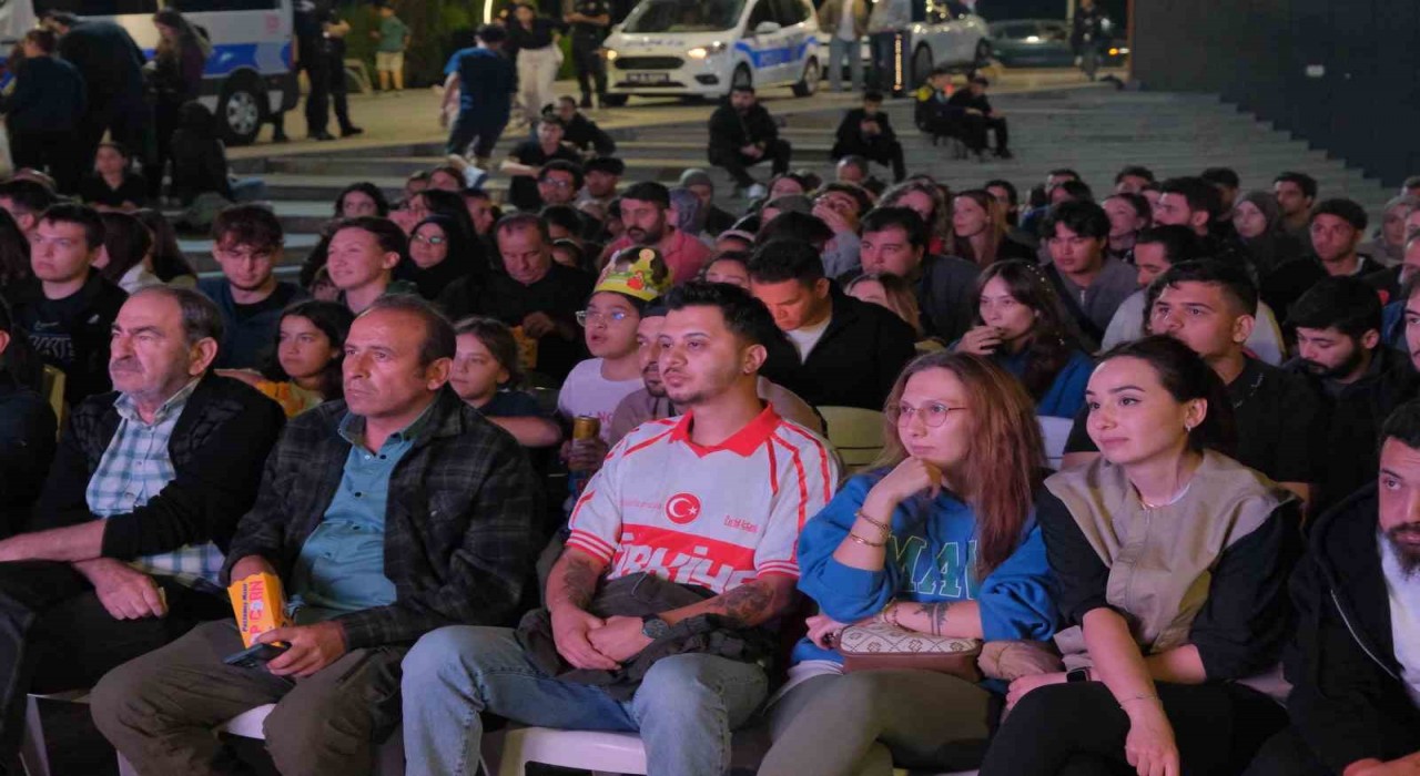 Boluda dev ekranda milli heyecan