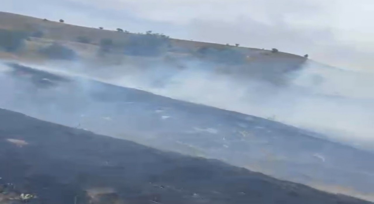 Boluda kırsal alanda çıkan yangın ormana sıçramadan söndürüldü