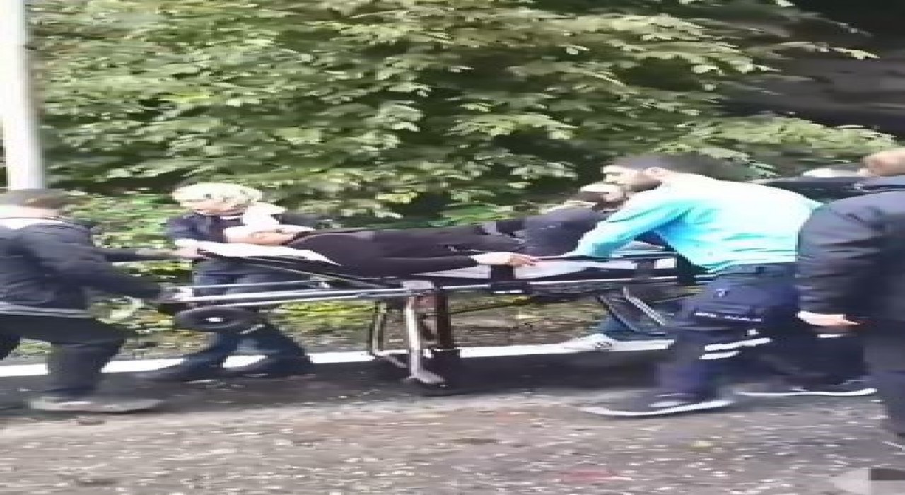 Borçkada sel bölgesinde yaralanan kişi ambulansa ulaştırıldı