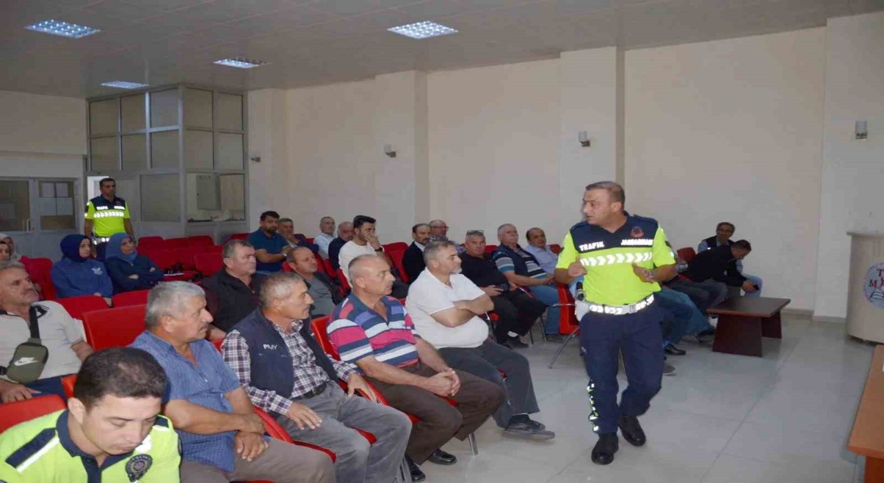 Boyabatta servis şoförleri ve rehber personellere trafik eğitimi