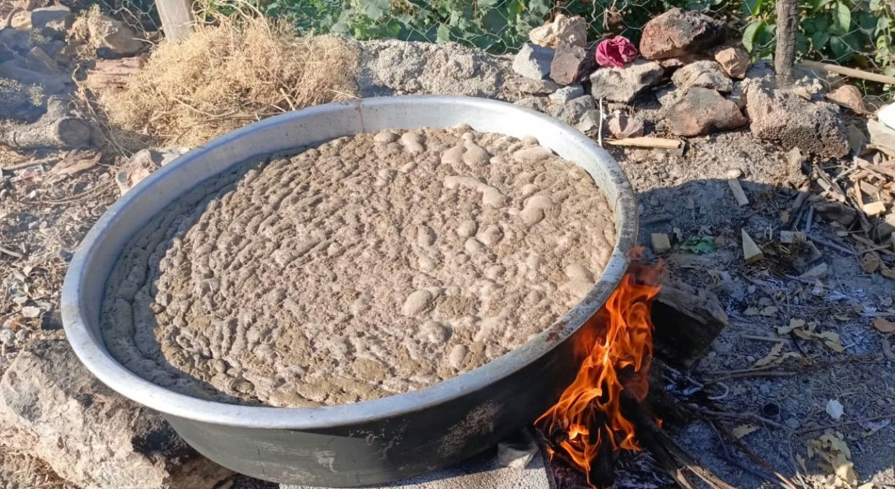 Bozkırda geleneksel pekmez yapımı sabır ve emek gerektiriyor