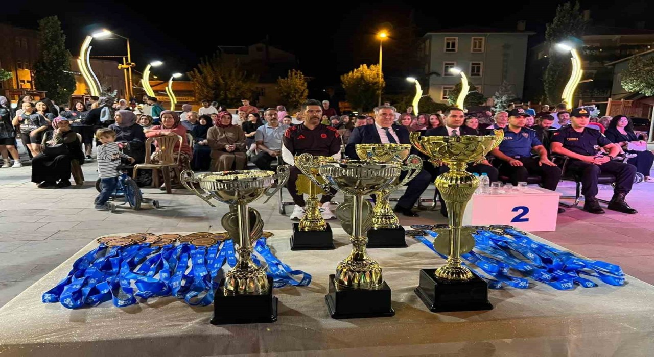 Bozkırda genç sporcuların başarısı kutlandı