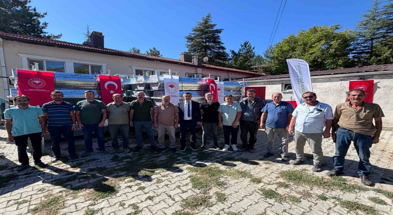 Bozkırda mahallelere 170 adet sıvat dağıtıldı