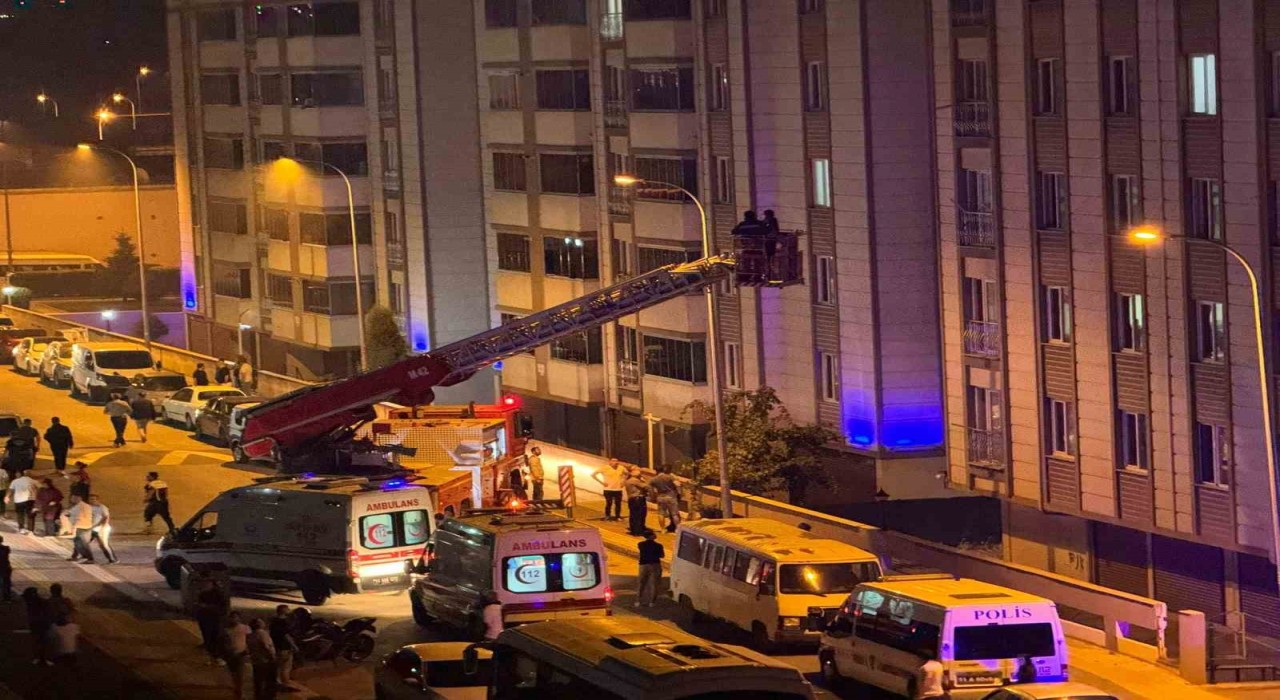 Bozüyükte maddi hasarlı ev yangını