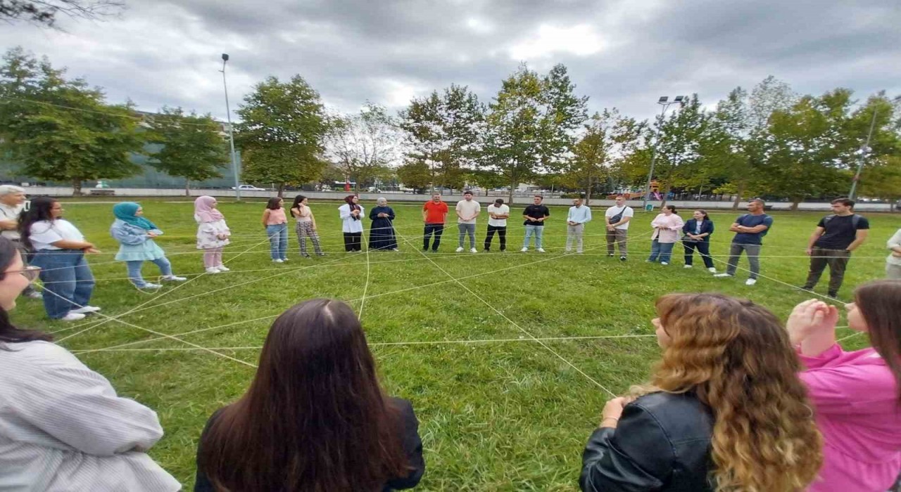 Bulgaristandan gelen gençler Kocaelide eğitim kampında