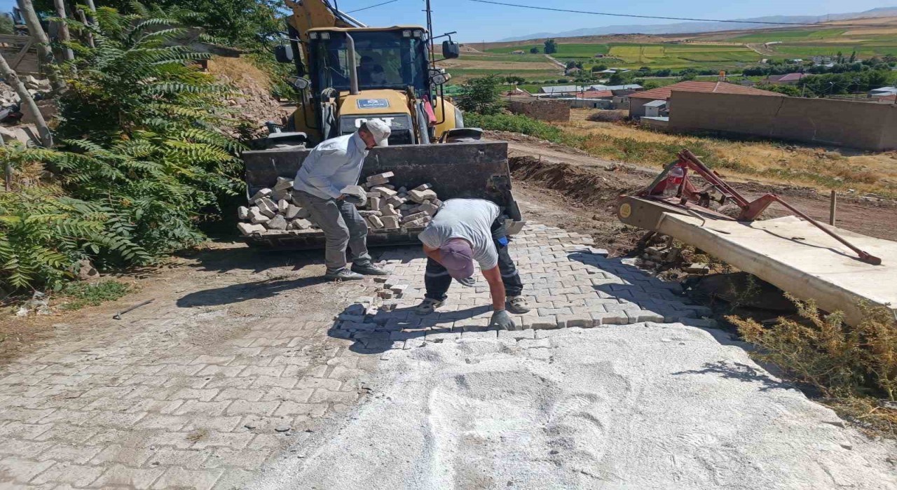 Bünyanda Altyapı ve Yol Çalışmaları Hız Kesmeden Devam Ediyor