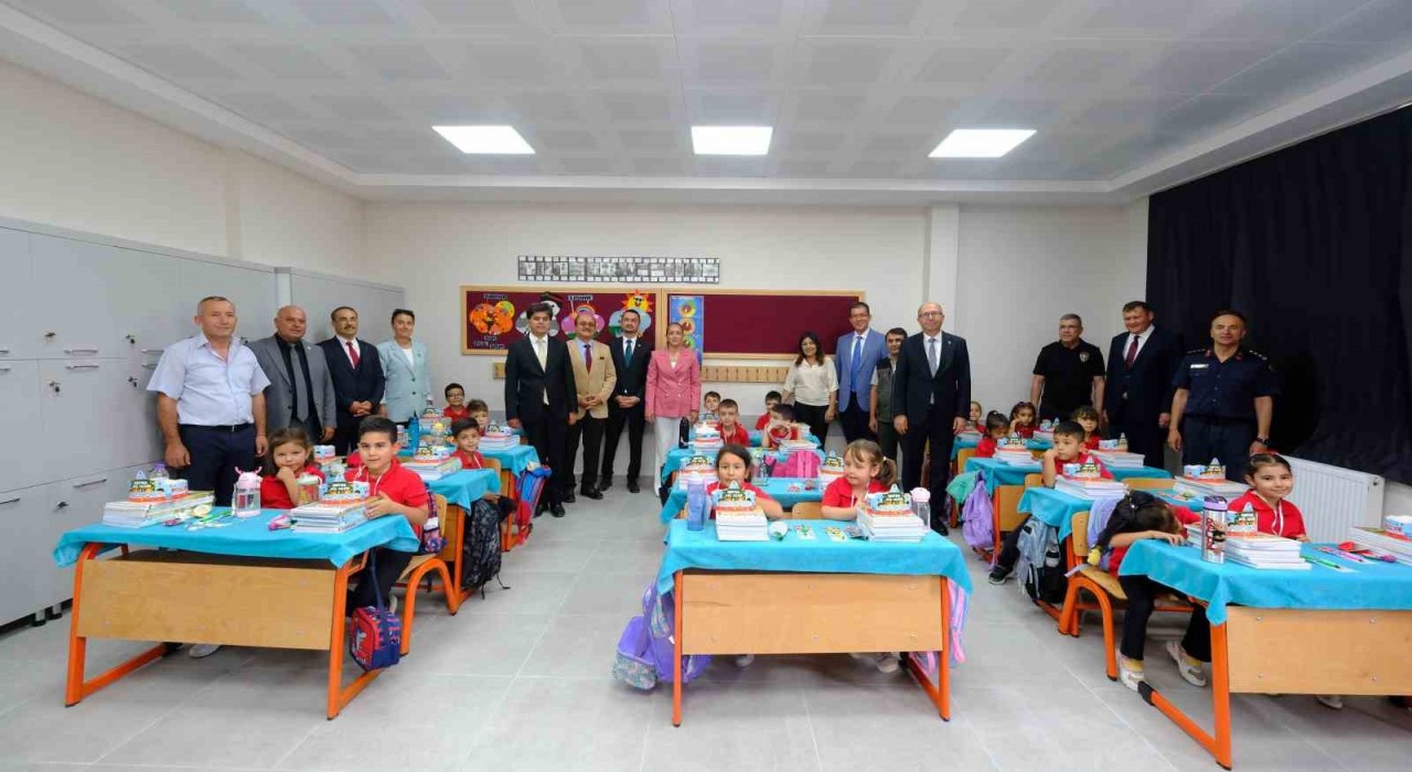 Burdurda 41 bin 405 öğrenci için ders zili çaldı