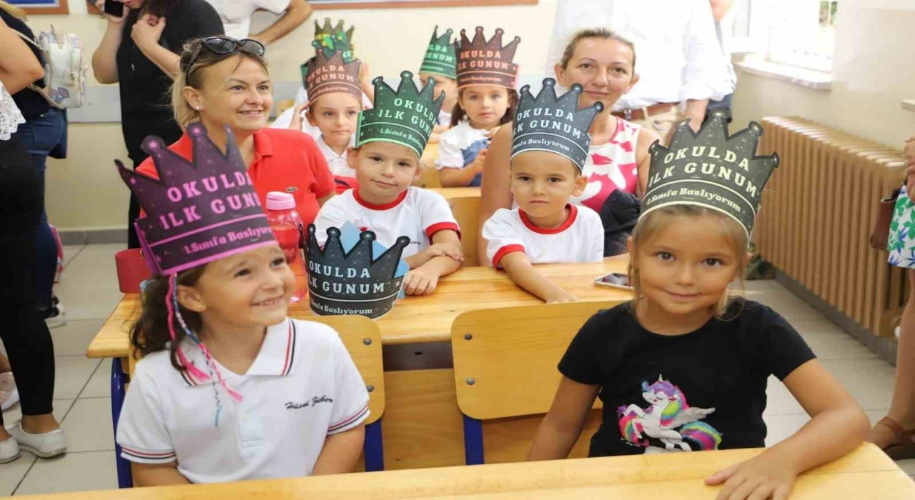 Bursada 657 bin öğrenci ve 41 bin öğretmen ders başı yapıyor