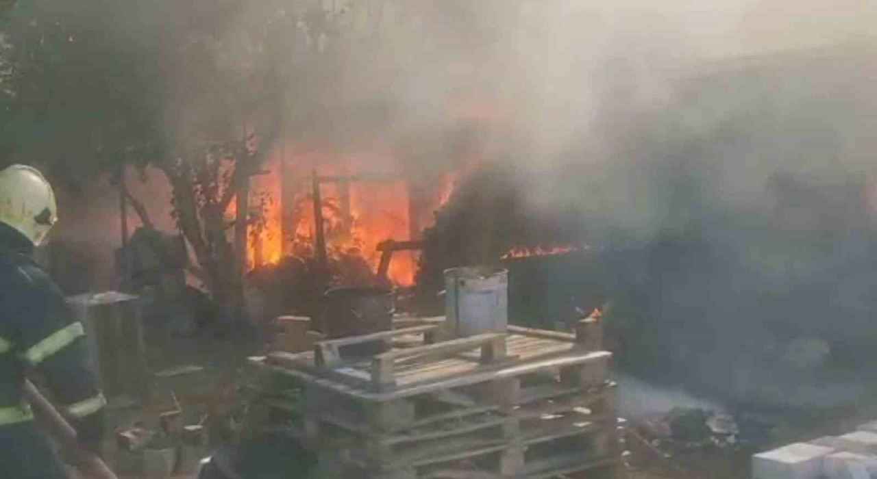 Bursada bağ evi alev alev yandı
