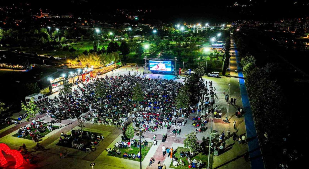 Bursada kalpler 12 Dev Adam için attı