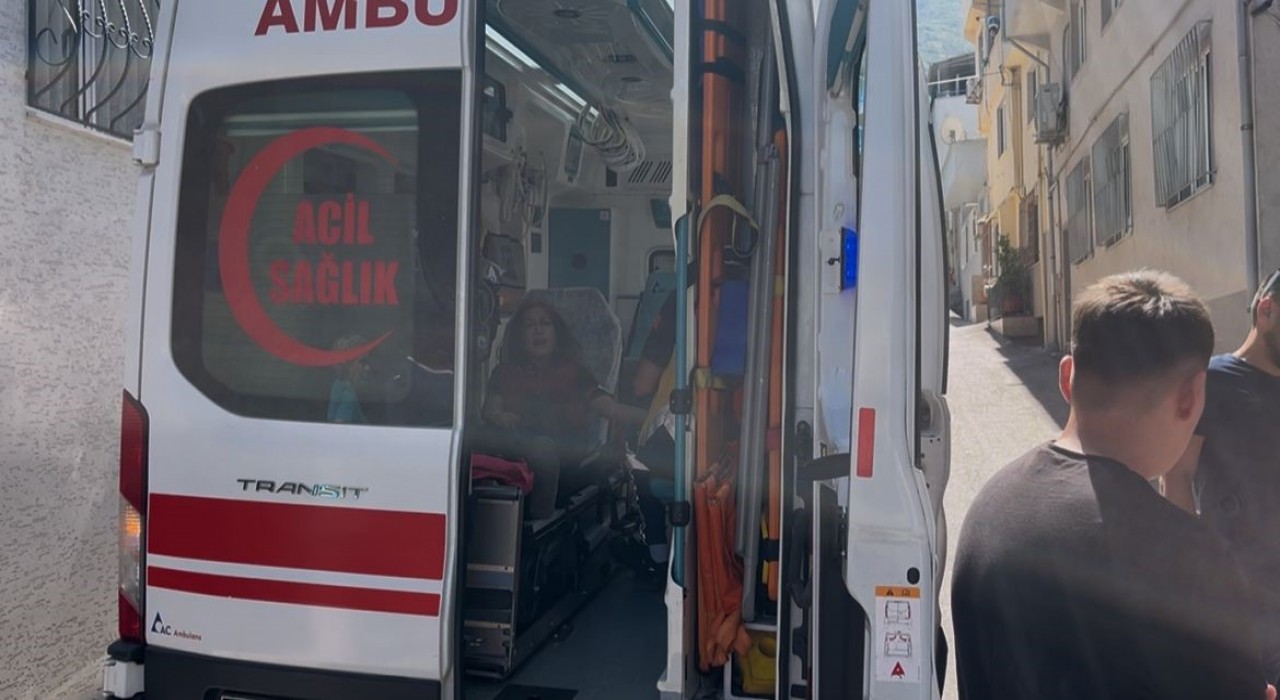 Bursada motosiklet bisiklete çarptı: 3 çocuk yaralandı