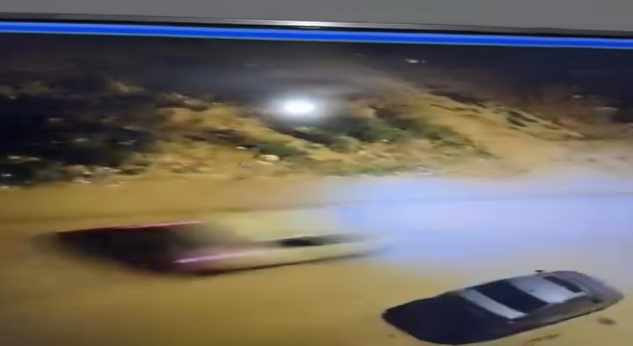 Bursada otomobil bisikletli çocuğa çarptı, o anlar kameralara yansıdı