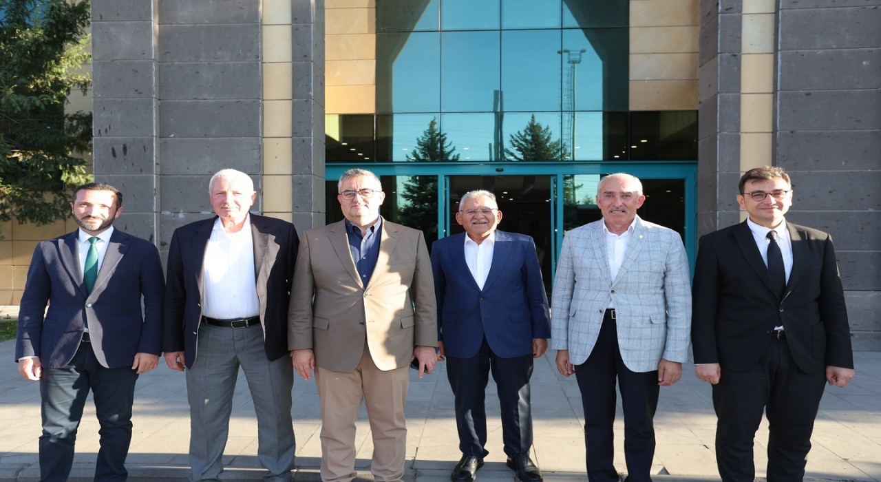 Büyükkılıçtan DSİ kavşağındaki trafik sorununu çözecek projeye dair istişare toplantısı