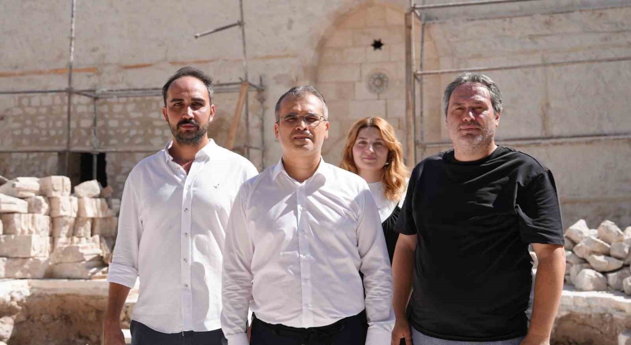 Büyükşehir, 6 şubat depremlerinden etkilenen tarihi Boğazkesen Camiinin yaralarını sarıyor