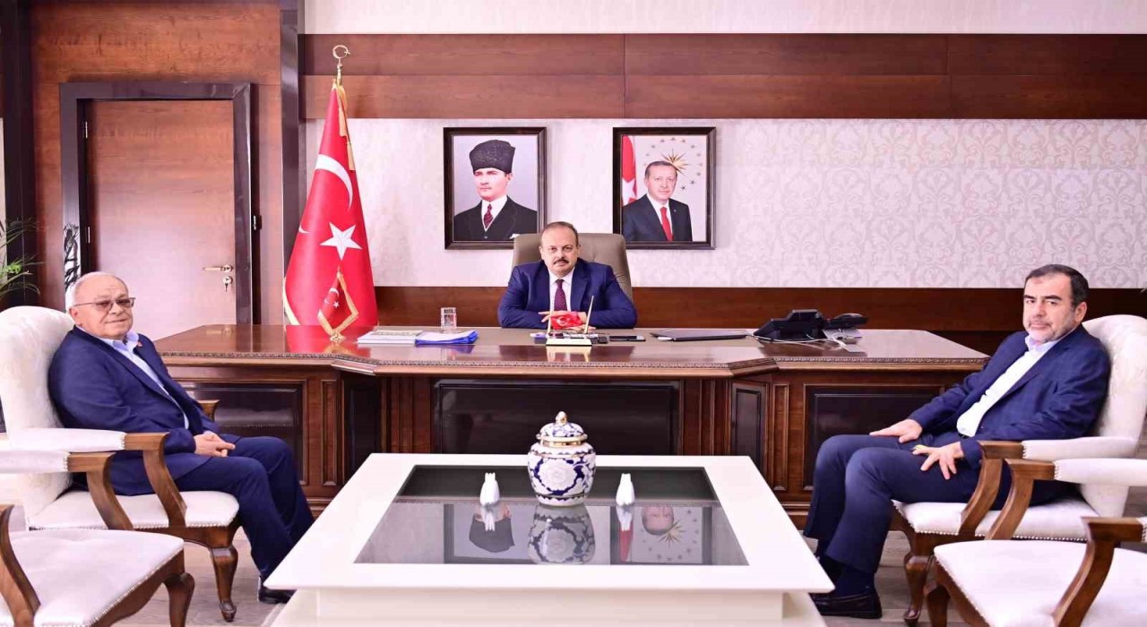 Büyükşehir Belediye Meclisi toplantısı öncesi Vali Canbolat, AK Parti ve CHP İl Başkanlarını ağırladı