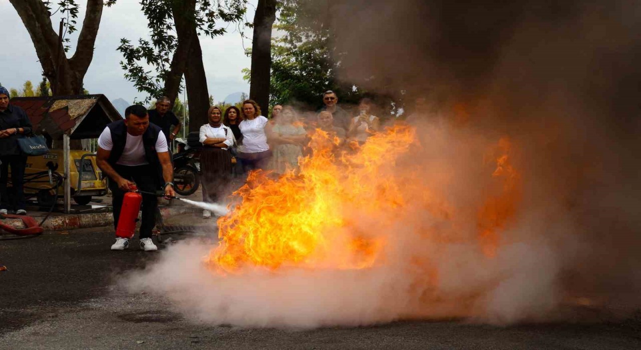 Büyükşehir çalışanlarına yangın eğitimi ve tatbikat