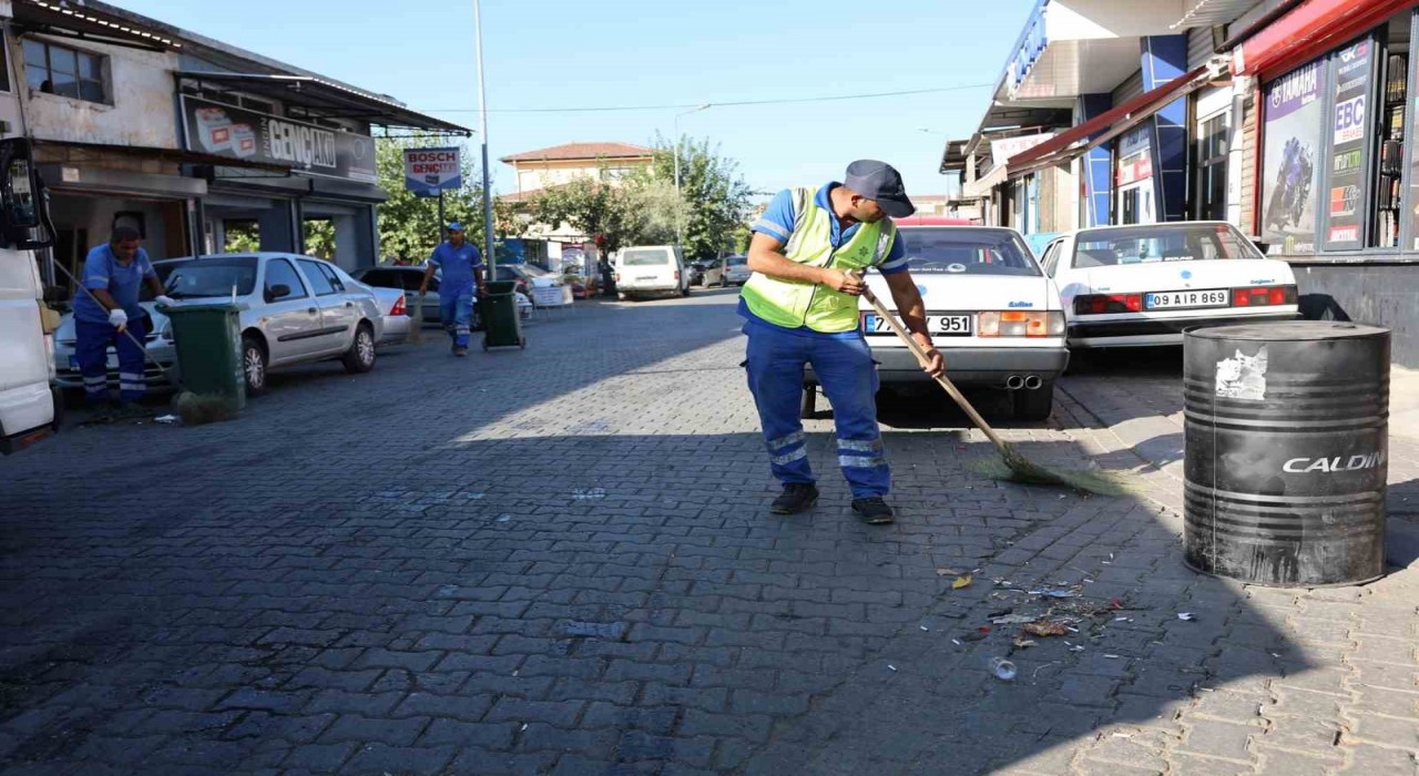 Büyükşehir sanayi sitelerinde temizlik çalışması gerçekleştirdi