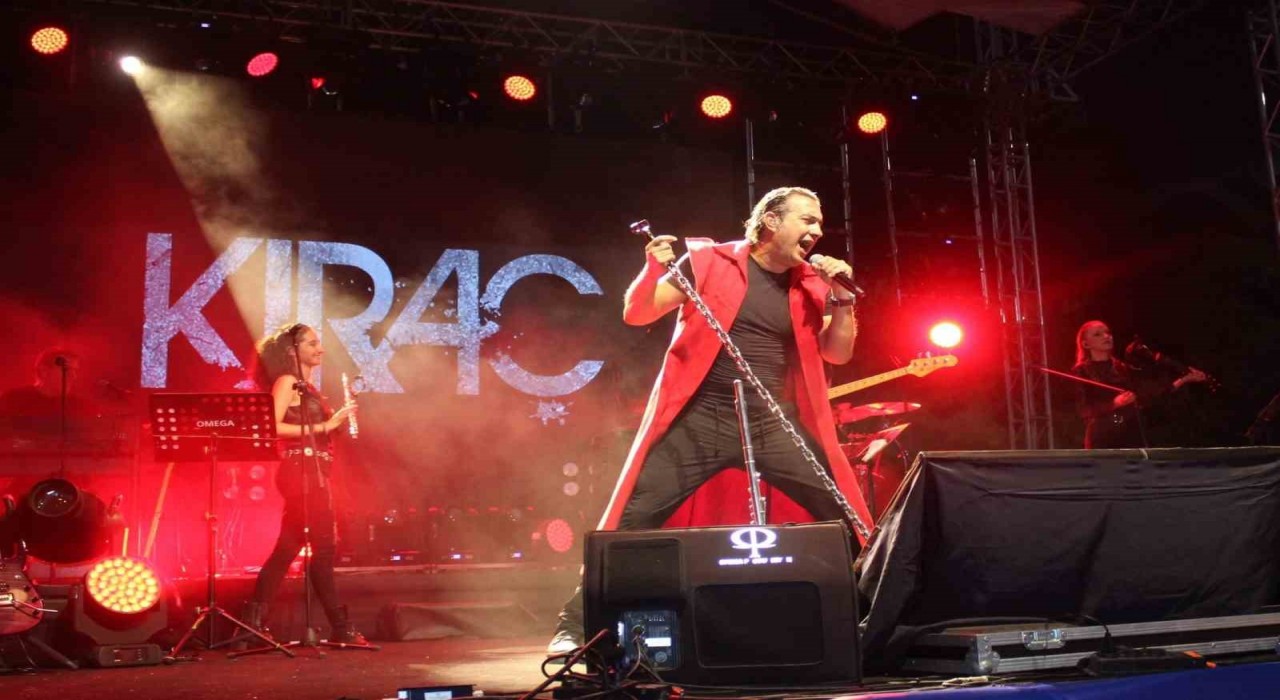 Büyükşehirin kurtuluş etkinlikleri Sultanhisarlıları coşturdu