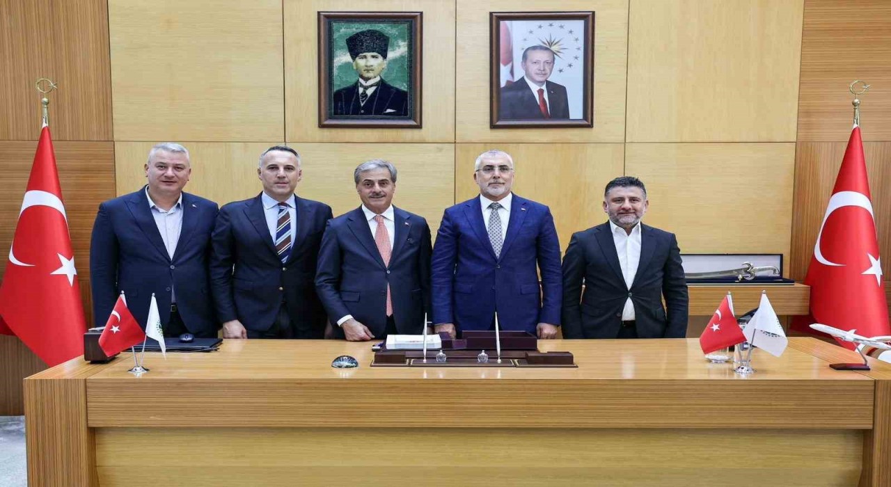 Çalışma ve Sosyal Güvenlik Bakanı Işıkhan Sakaryada