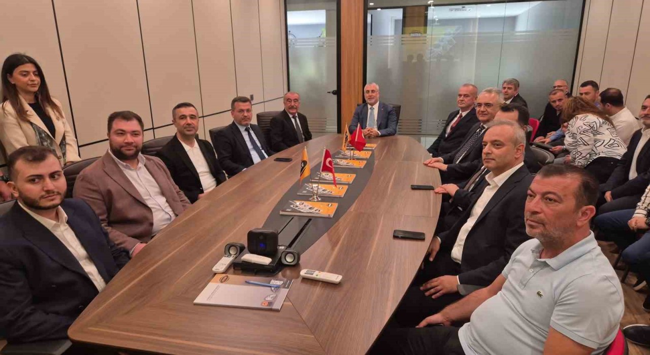 Çalışma ve Sosyal Güvenlik Bakanı Işıkhandan Silivride fabrika ziyareti