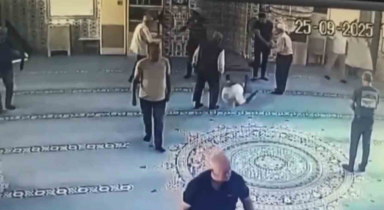 Camide fenalaştı, hastaneye kaldırıldı: O anlar kamerada