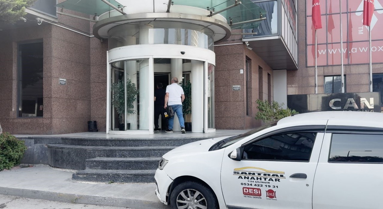Can Holding binasına çilingir çağırıldı
