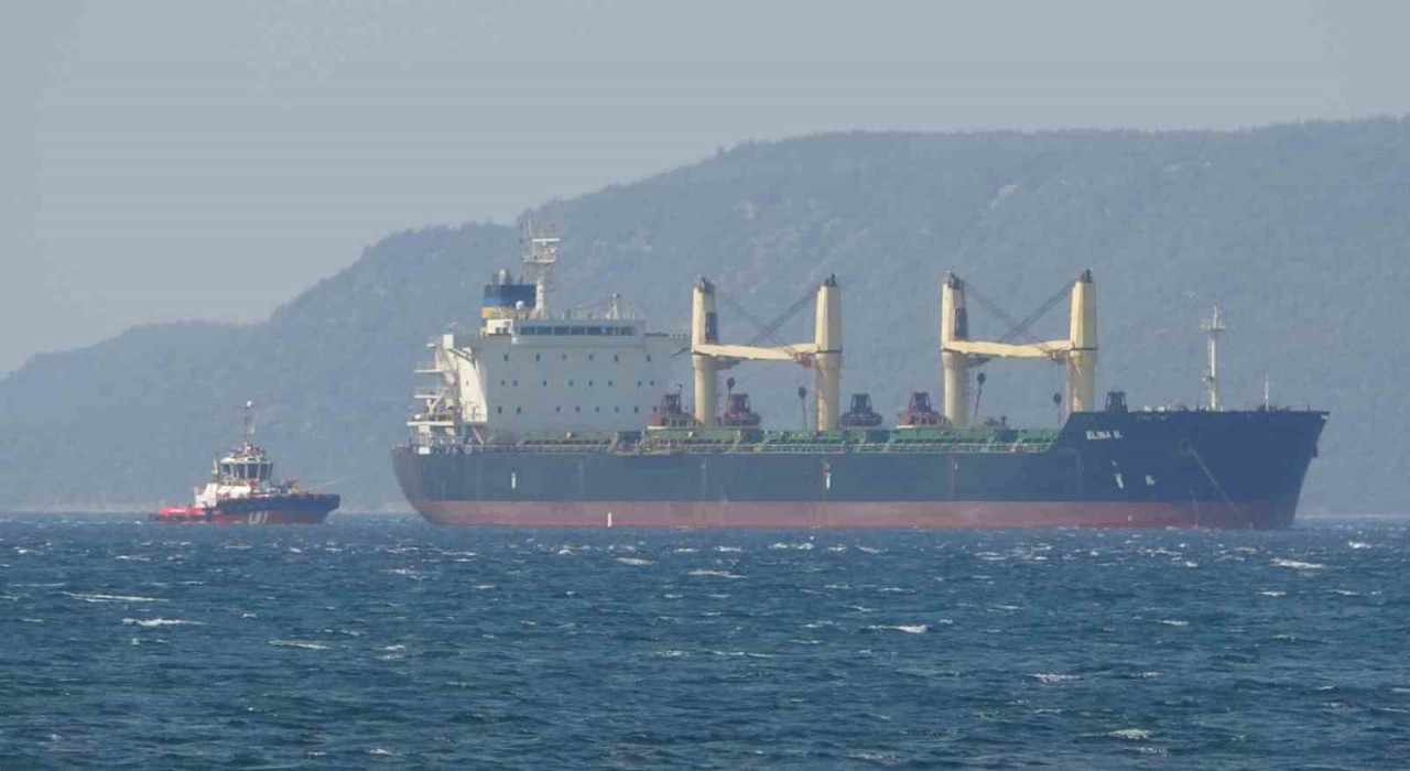 Çanakkale Boğazından geçen genel kargo gemisi makine arızası yaptı