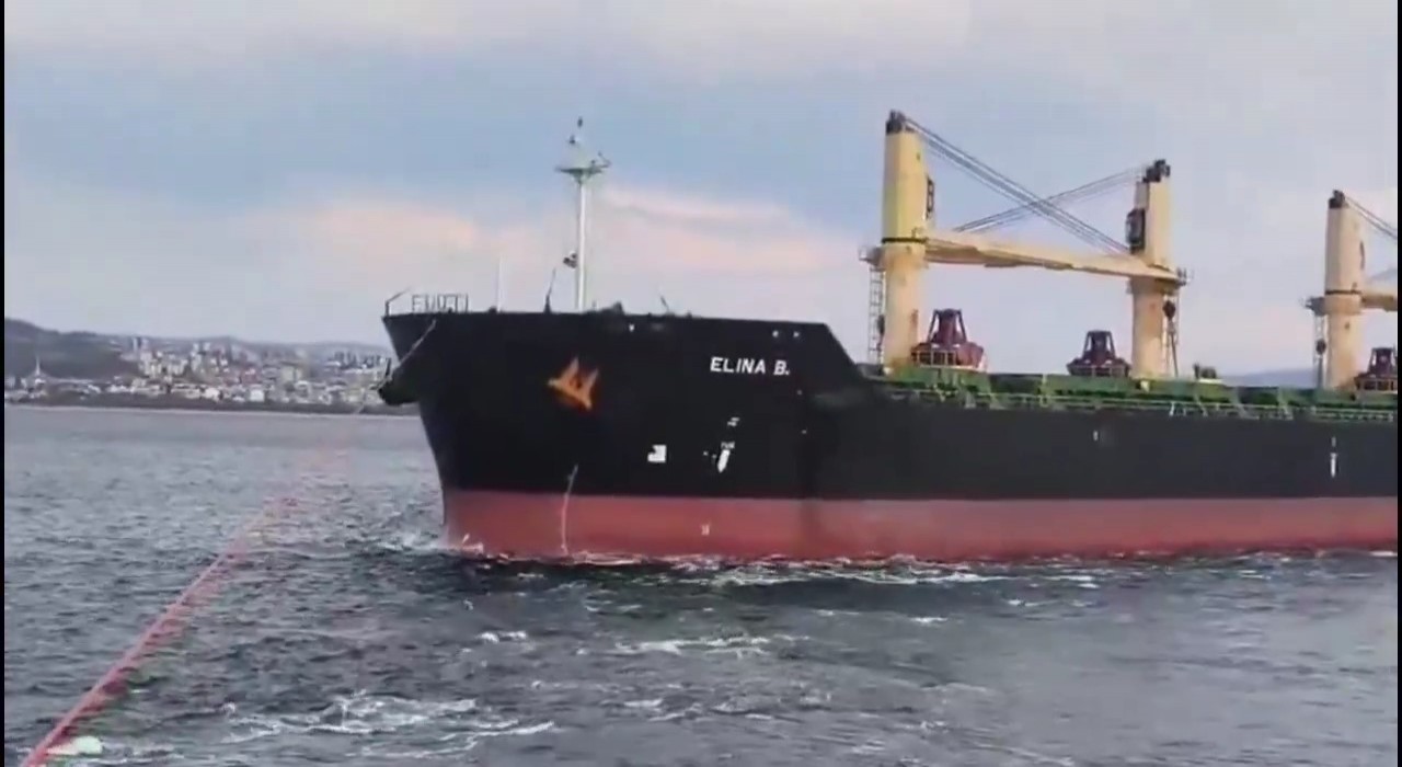 Çanakkale Boğazı’nda Arızalanan ‘ELİNA B’ Çekildi