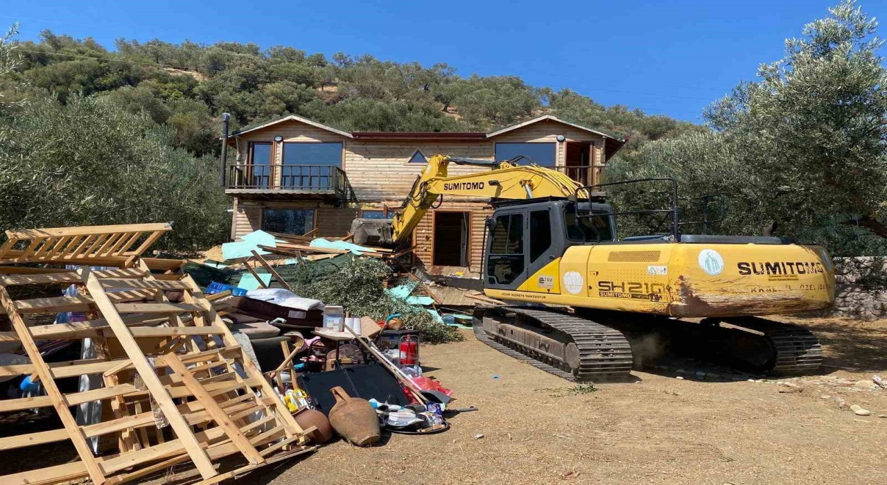 Çanakkalede 22 kaçak yapı yıkıldı