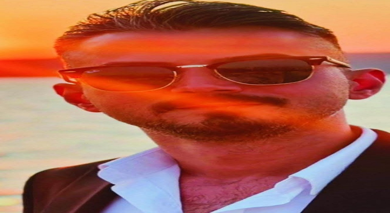 Çanakkalede kuaför otomobilde yanarak can verdi