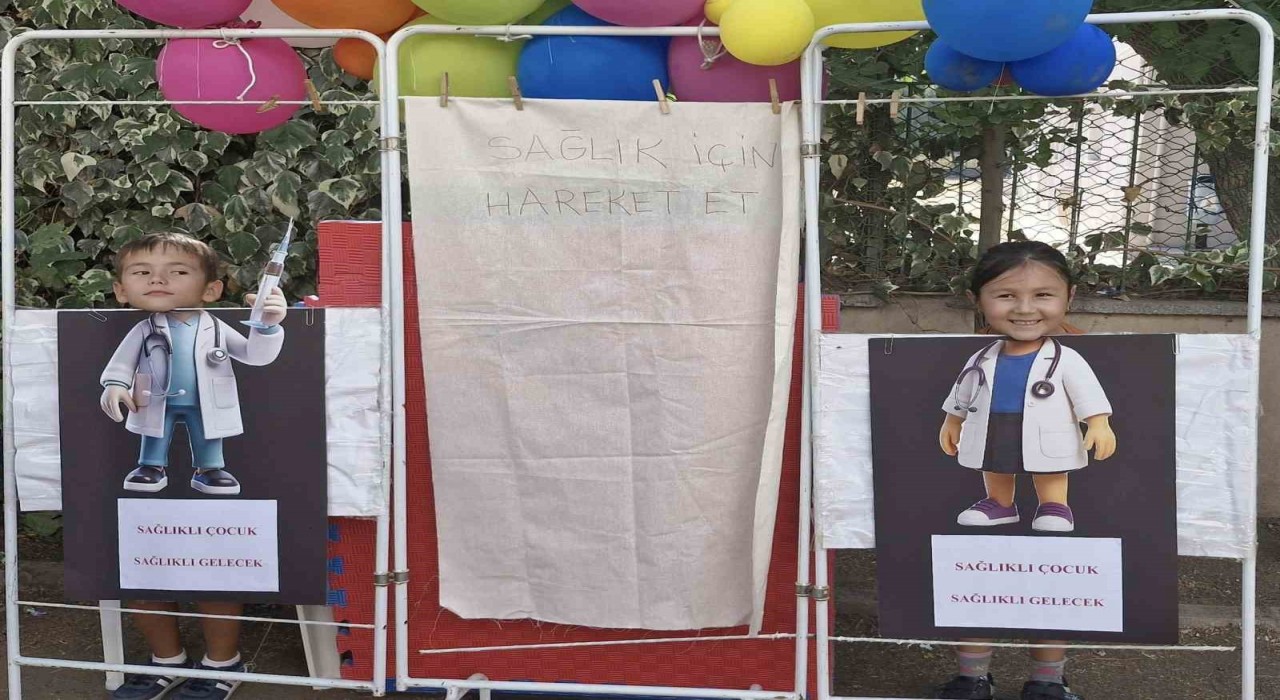 Çanda öğrenciler sağlık elşici oldu